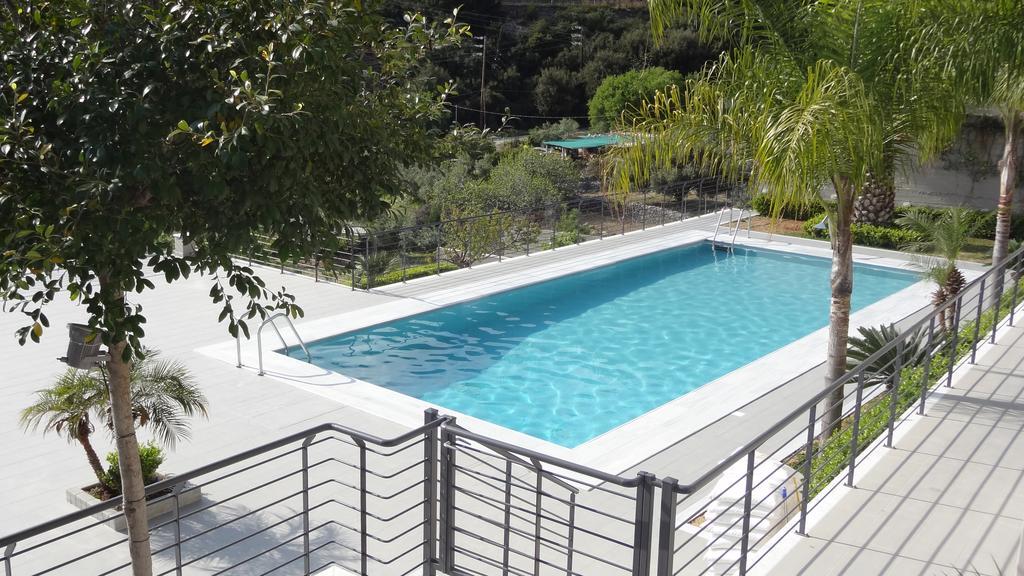 Melina Apartments Pool View Argostolion Dış mekan fotoğraf